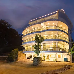 4* Otel Sandriana View